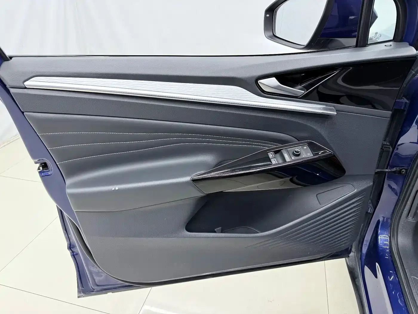 Volkswagen ID.4 CROZZ 2022 Standard Range PURE Edition — Фото автомобиля 16