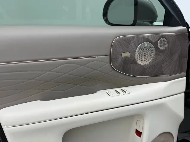 IM Motors LS9 — Фото автомобиля 15