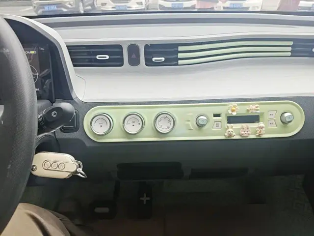 Wuling Hongguang Mini EV — Фото автомобиля 12