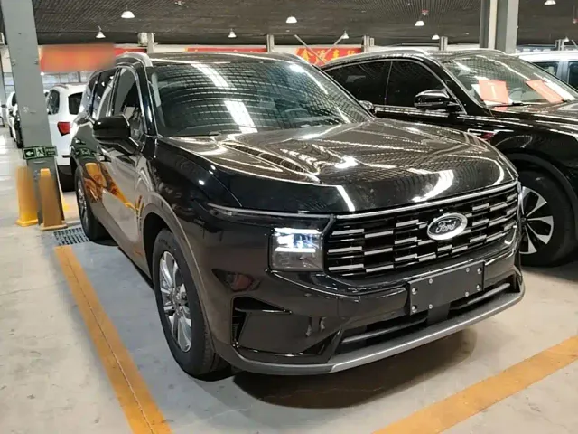 Ford Edge — Фото автомобиля 3