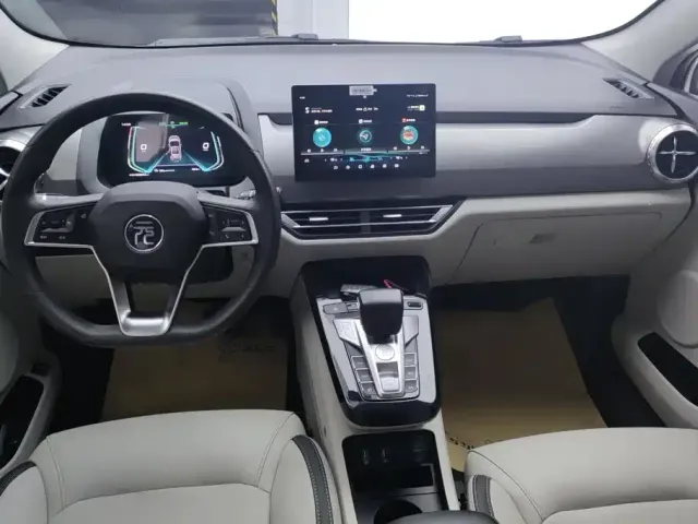 BYD Yuan Pro — Фото автомобиля 12