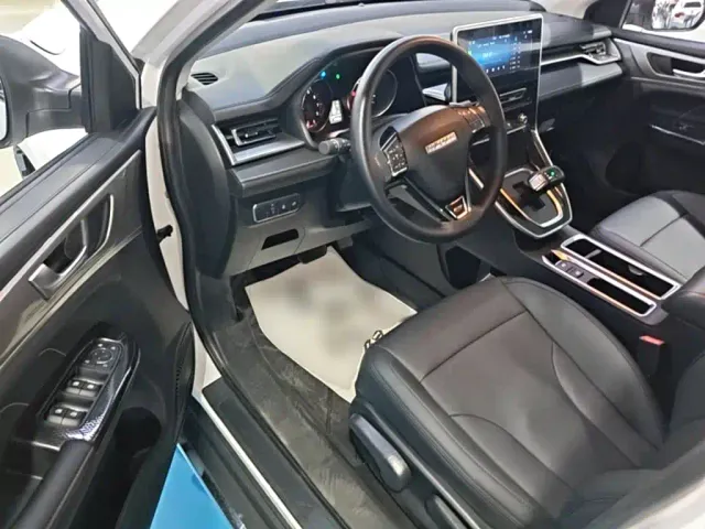 Haval M6 — Фото автомобиля 15