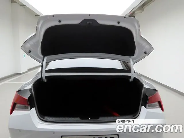 Hyundai Avante CN7 — Фото автомобиля 5