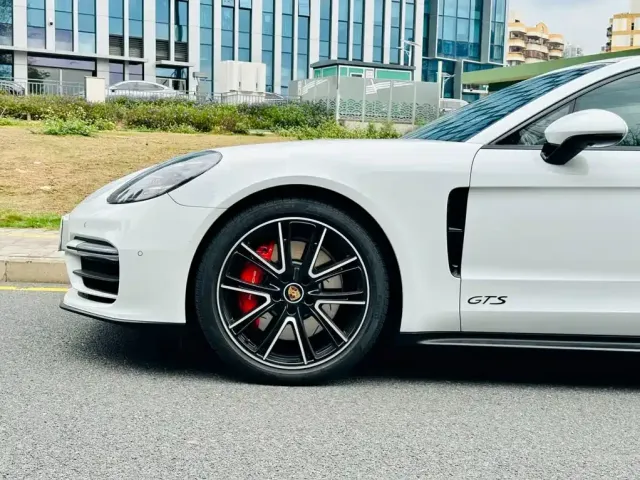 Porsche Panamera — Фото автомобиля 4