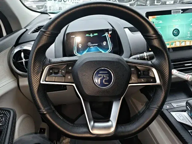 BYD Yuan Pro — Фото автомобиля 10
