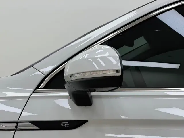 Volkswagen Tiguan L — Фото автомобиля 28