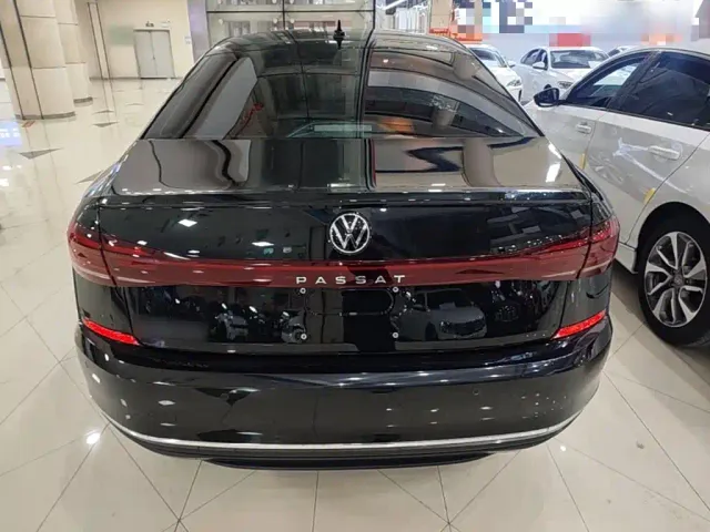 Volkswagen Passat — Фото автомобиля 5