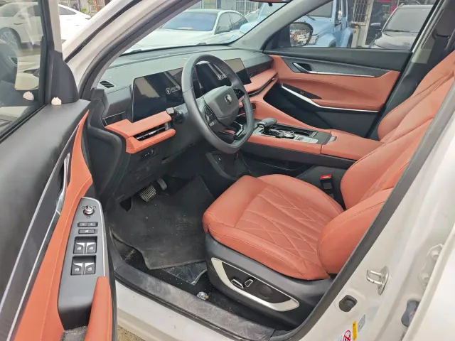 Changan CS75 — Фото автомобиля 4