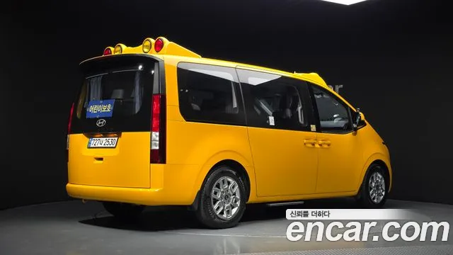 Hyundai Staria Staria L3.5 Школьный автобус — Фото автомобиля 2