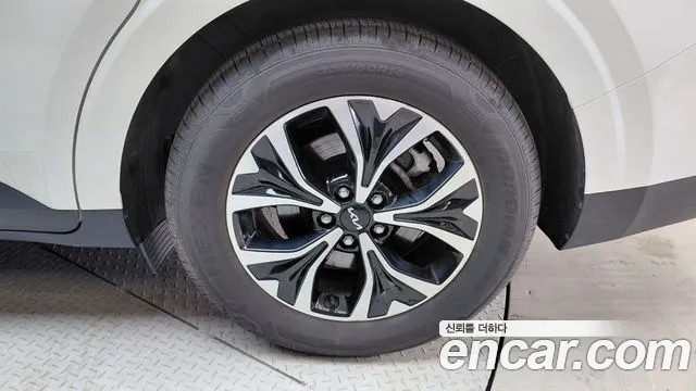 Kia Carnival Generation 4 — Фото автомобиля 21