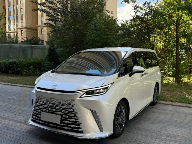 Lexus LM — Фото автомобиля 2