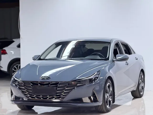 Фотография автомобиля — Hyundai Elantra
