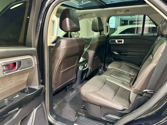 Ford Explorer — Фото автомобиля 25