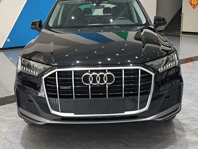 Audi Q7 — Фото автомобиля 2