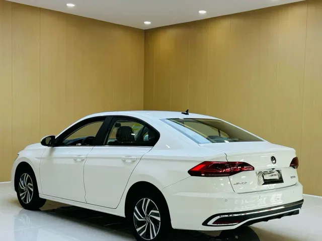 Volkswagen Bora — Фото автомобиля 9
