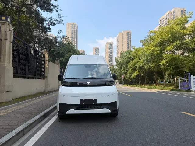 Farizon Super VAN — Фото автомобиля 2