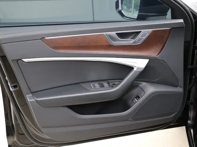 Audi A6L — Фото автомобиля 10