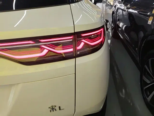 BYD Song L DM-i — Фото автомобиля 7