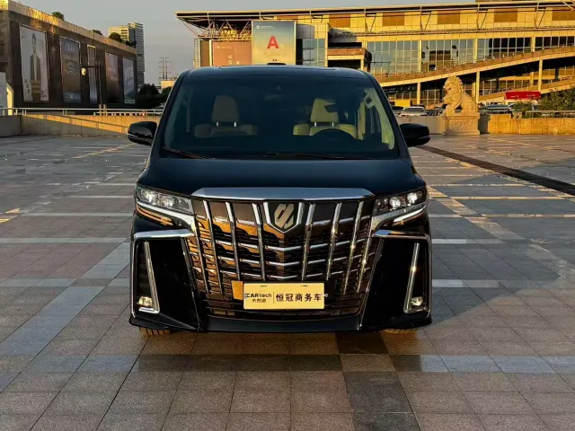 Toyota Alphard — Фото автомобиля 2