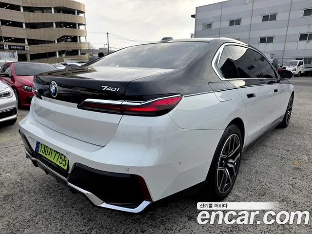 BMW 7-Series 7 серия (G70) 740i sDrive M Sport — Фото автомобиля 4
