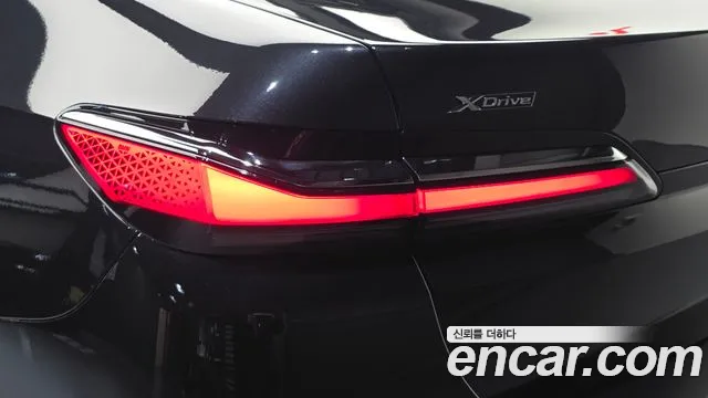 BMW 7 Series — Фото автомобиля 8