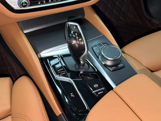 BMW 5 Series — Фото автомобиля 16