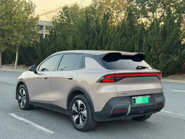 Changan Qiyuan Q05 — Фото автомобиля 9