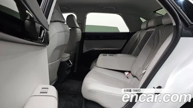 Hyundai Grandeur GN7 — Фото автомобиля 17