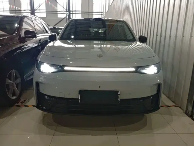 Leapmotor C10 — Фото автомобиля 2
