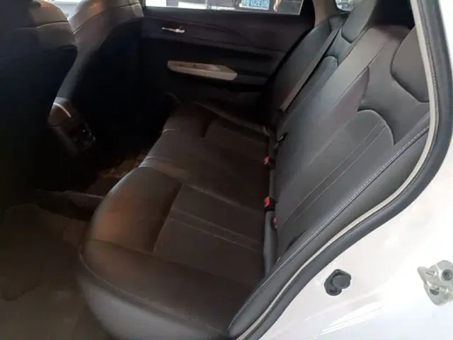 Dongfeng Fengshen E70 — Фото автомобиля 16
