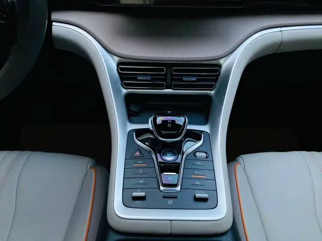 BYD Song Pro — Фото автомобиля 7