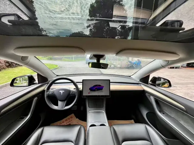 Tesla Model Y — Фото автомобиля 5