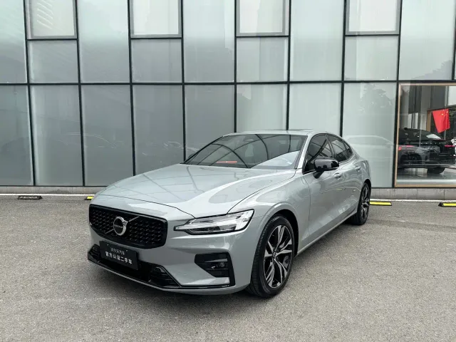 Фотография автомобиля — Volvo S60