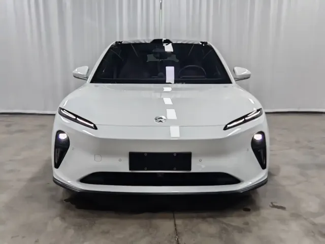 Nio ET5 Touring — Фото автомобиля 2