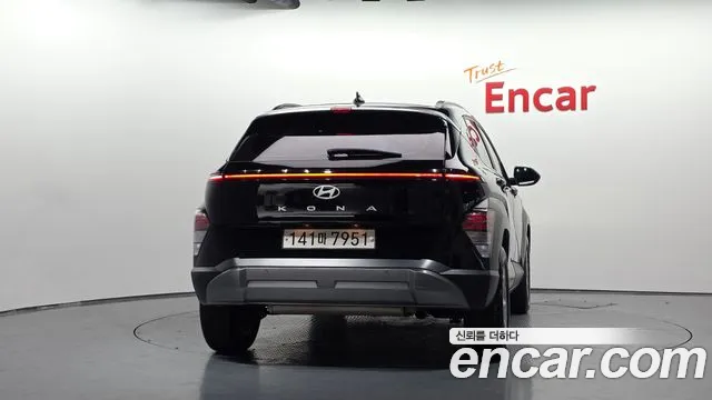 Hyundai Kona — Фото автомобиля 4