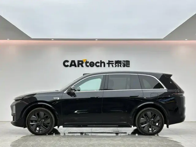 Li Auto L8 — Фото автомобиля 2