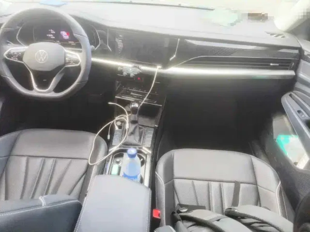 Volkswagen Passat — Фото автомобиля 12
