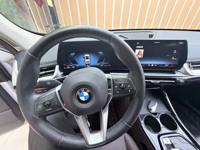 BMW X1 — Фото автомобиля 14