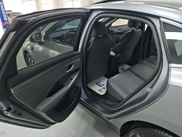 BYD Qin PLUS — Фото автомобиля 12