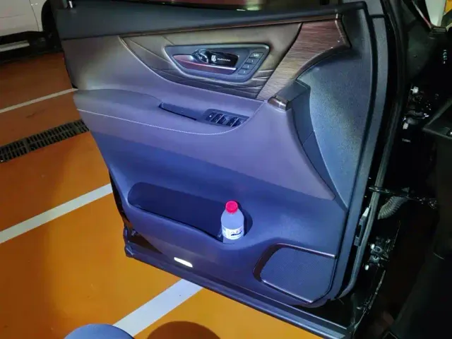 Toyota Alphard — Фото автомобиля 7