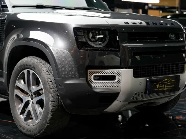 Land Rover Defender — Фото автомобиля 2