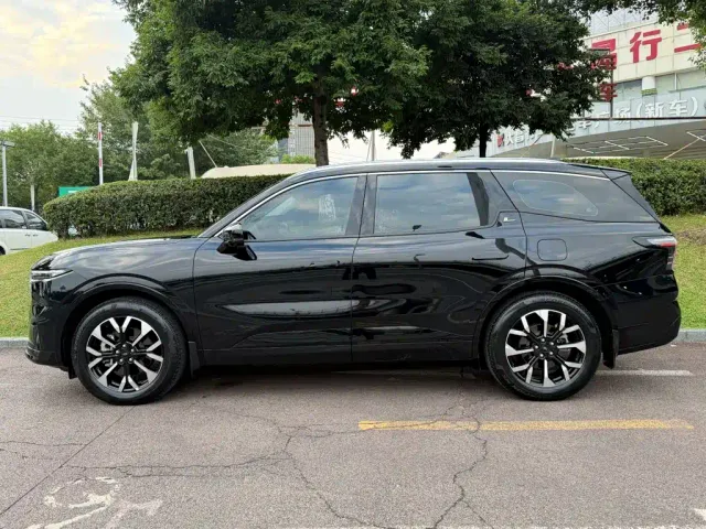 Ford Edge — Фото автомобиля 3