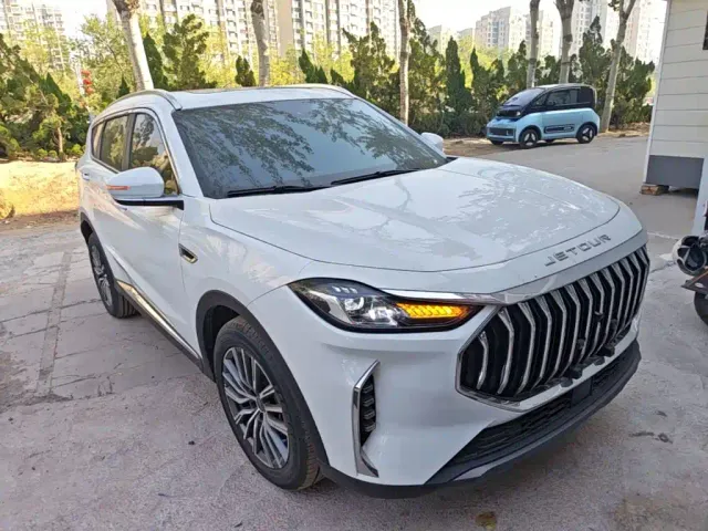 Jetour X70 Plus — Фото автомобиля 3