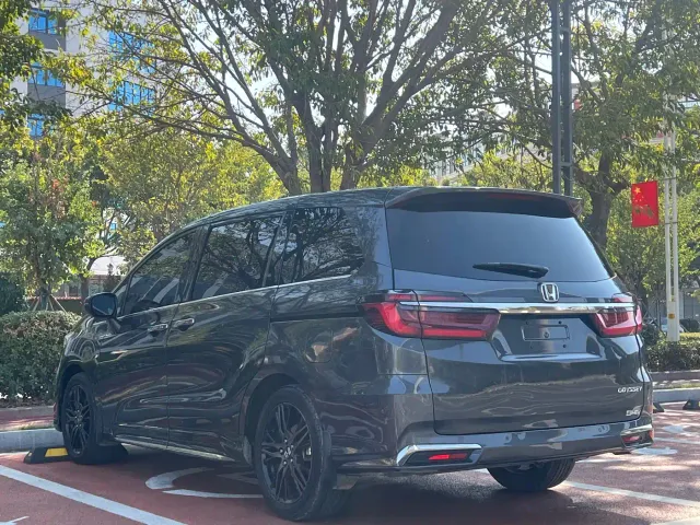 Honda Odyssey — Фото автомобиля 7