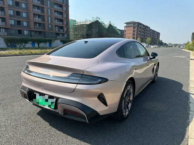 Xiaomi SU7 — Фото автомобиля 29