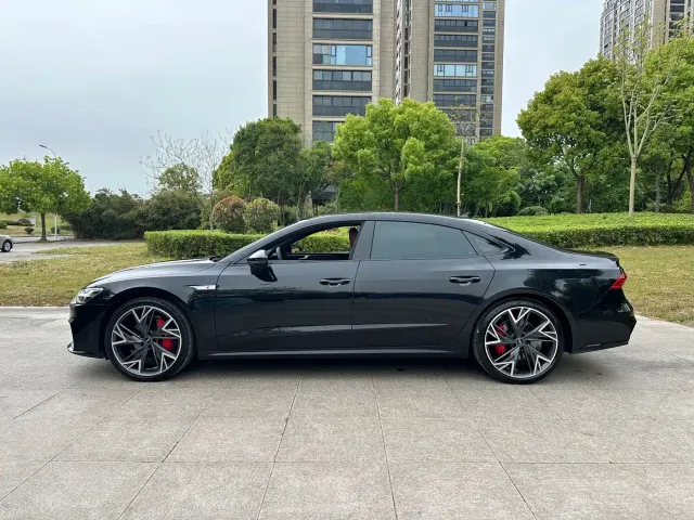 Audi A7L — Фото автомобиля 5