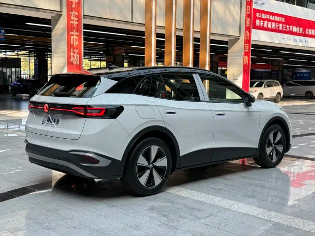 Volkswagen ID.4 X — Фото автомобиля 4