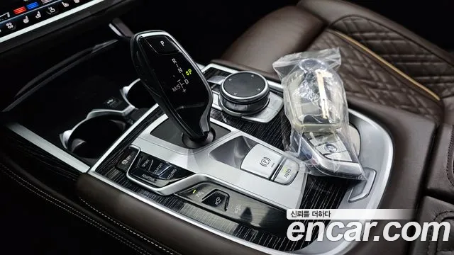 BMW 7 Series — Фото автомобиля 9
