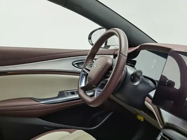 BYD Seal 07 DM-i — Фото автомобиля 22