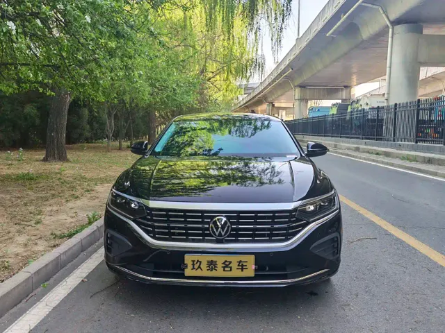 Volkswagen Passat — Фото автомобиля 2